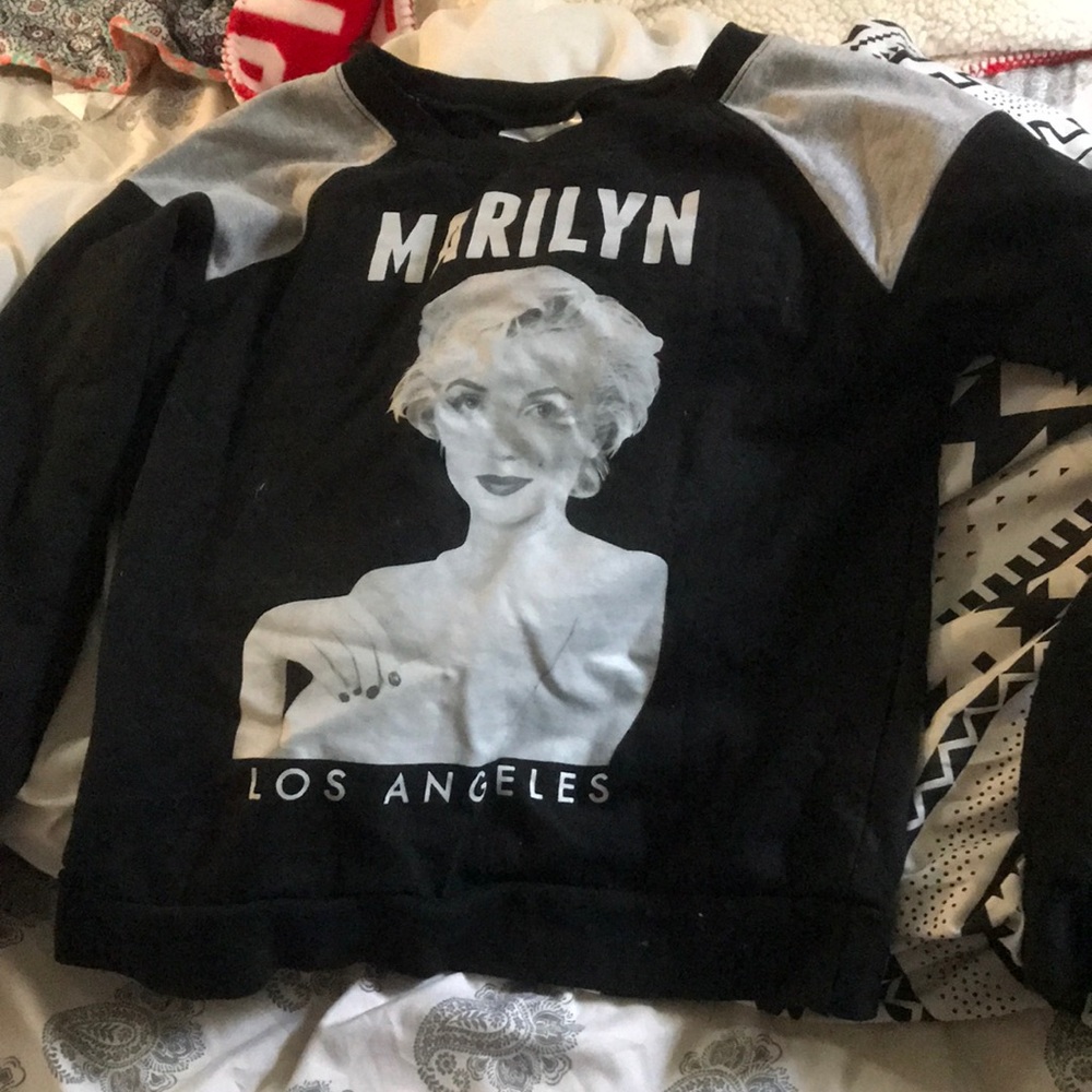 Sweat shirt